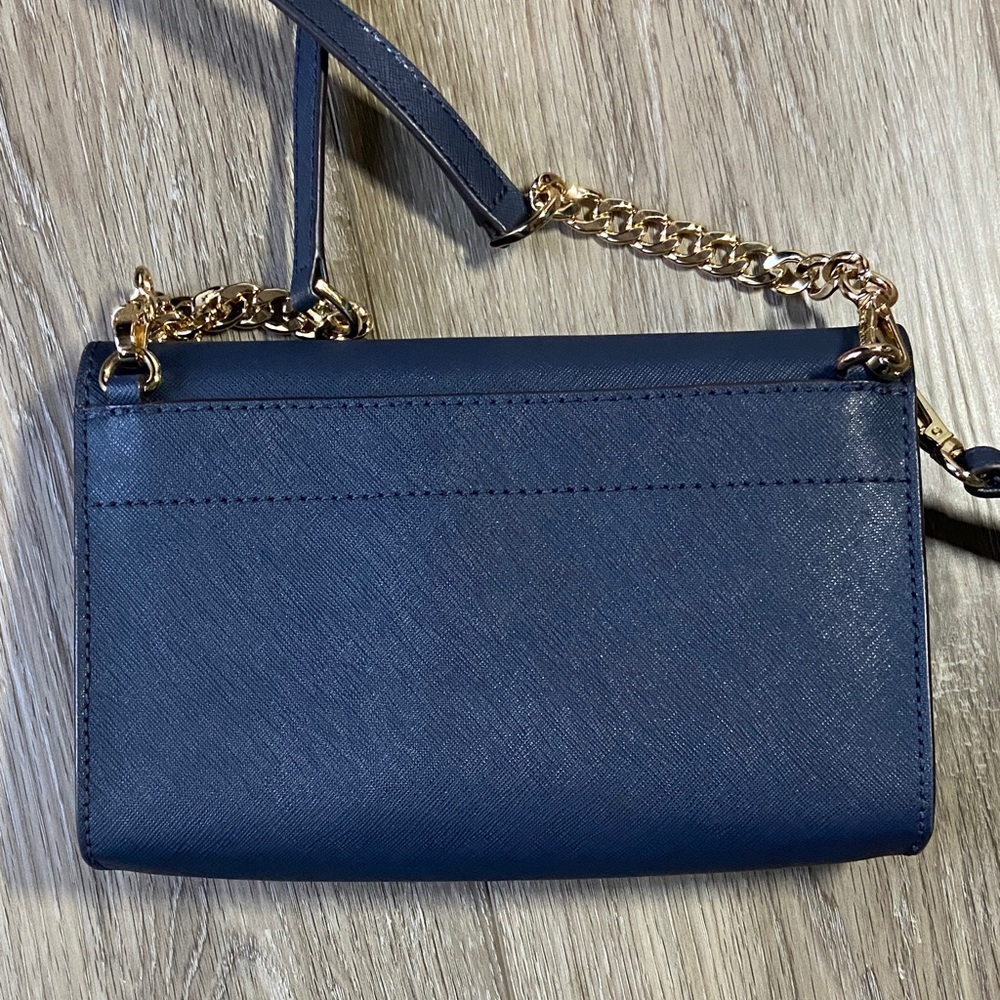 Michael Kors Jet Set Travel Navy Crossbody Bag with Gold Chain - Picture 5 of 15